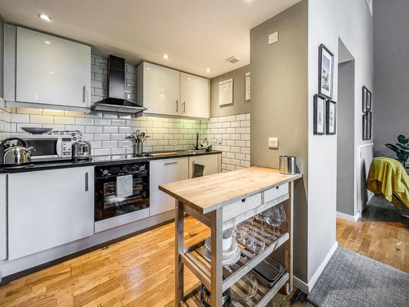 Lofty Apartment In Plymouth Bagian luar foto