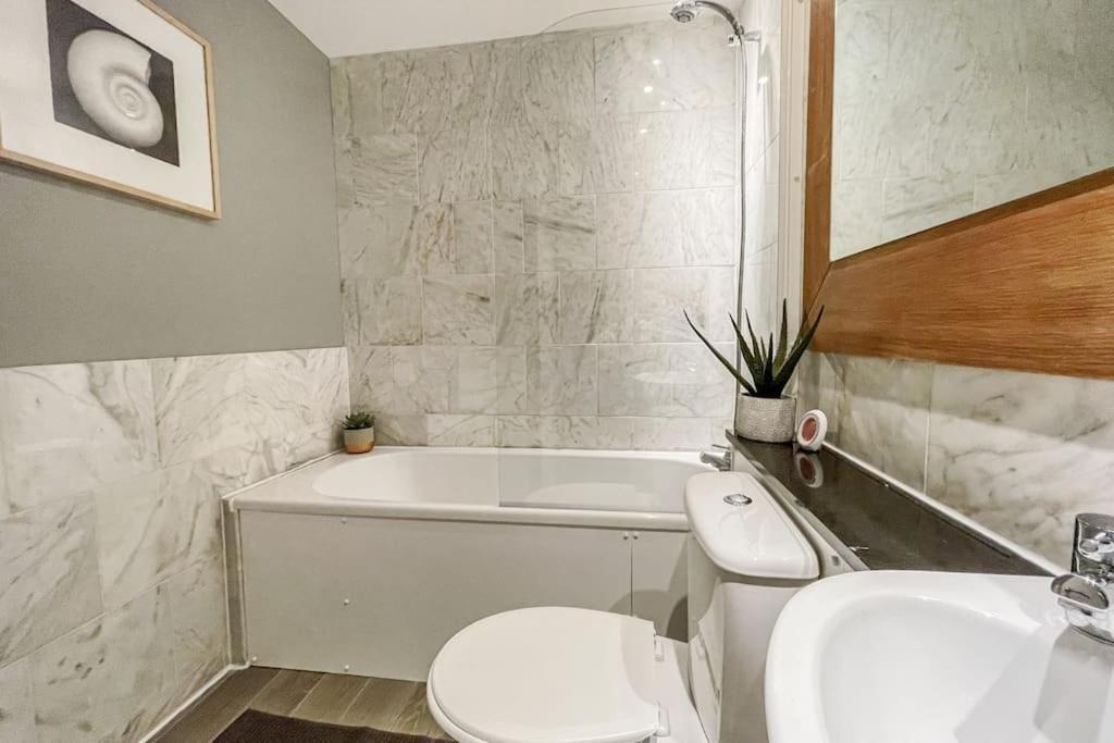 Lofty Apartment In Plymouth Bagian luar foto