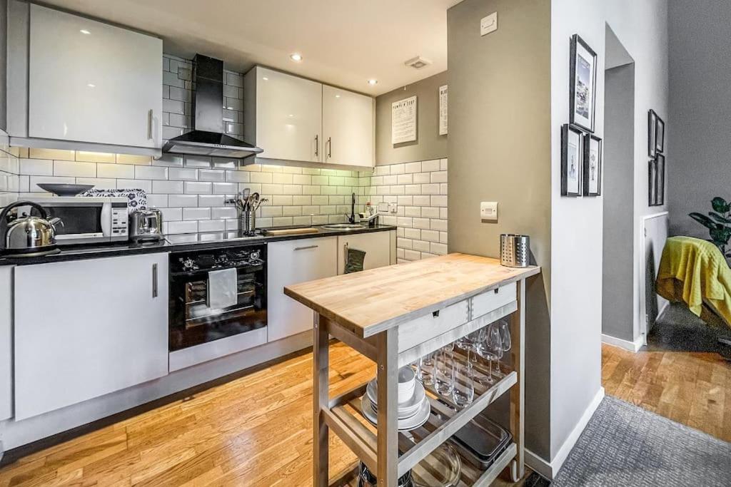 Lofty Apartment In Plymouth Bagian luar foto