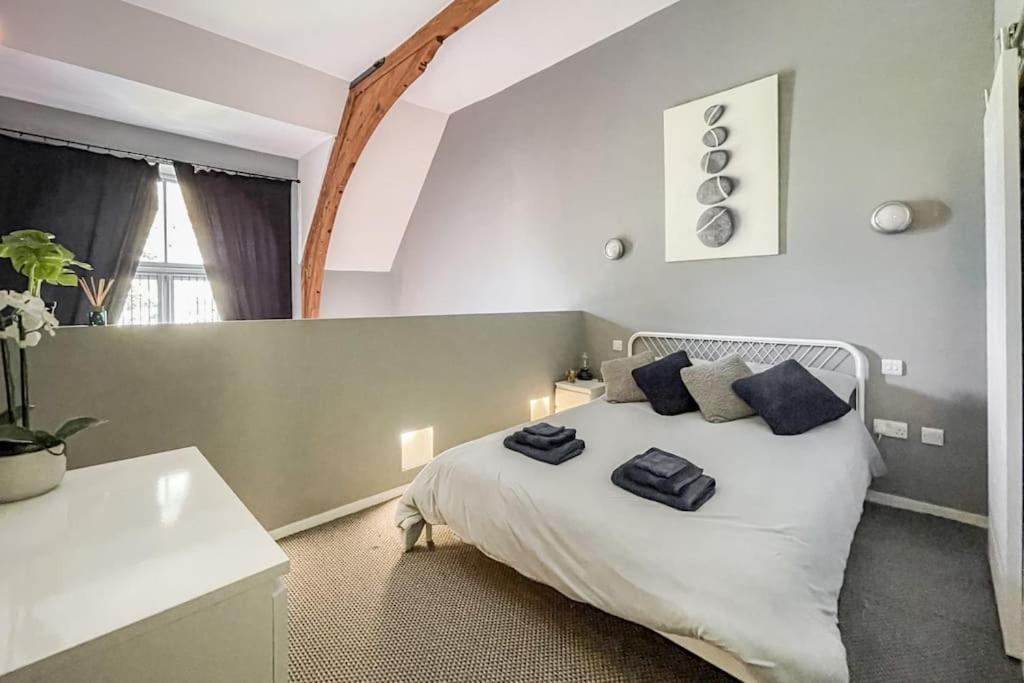 Lofty Apartment In Plymouth Bagian luar foto