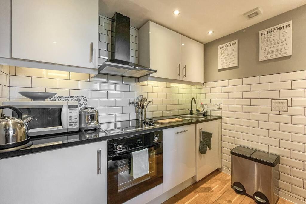 Lofty Apartment In Plymouth Bagian luar foto