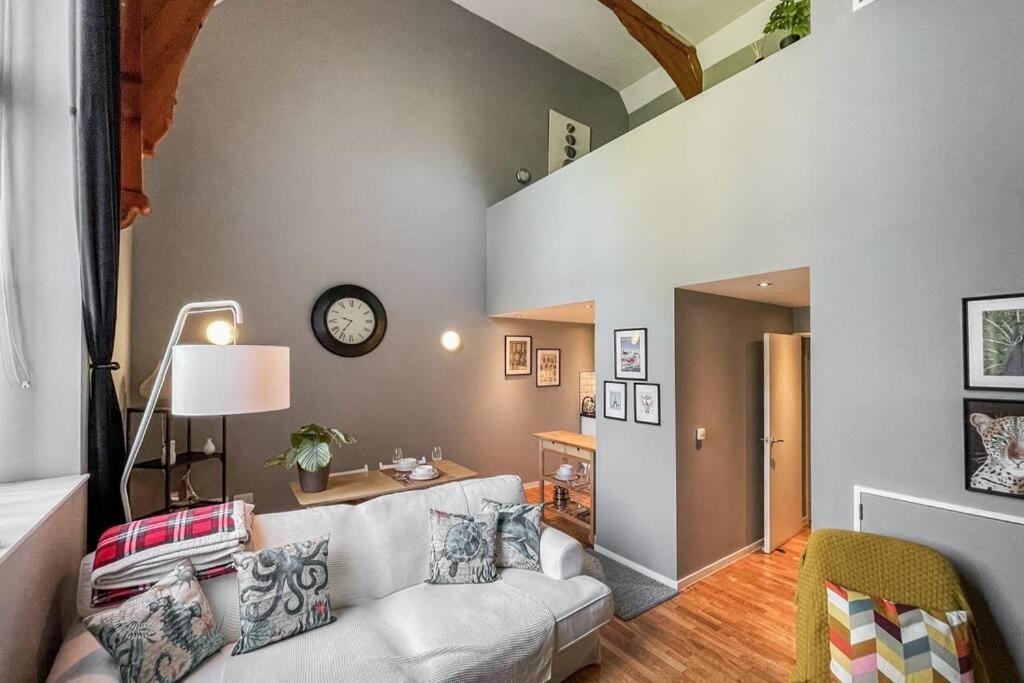 Lofty Apartment In Plymouth Bagian luar foto